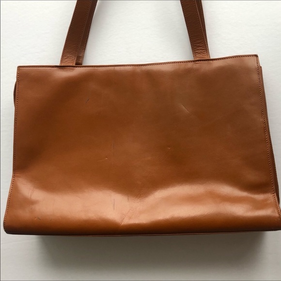 Vintage BCBG brown leather tote - Picture 6 of 10